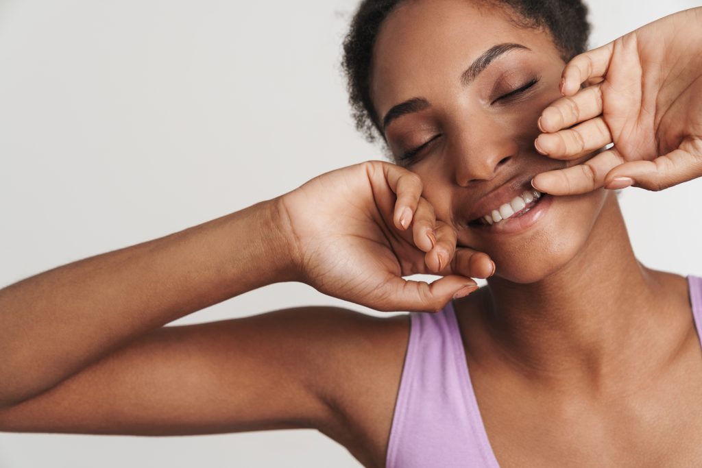 3 Summer Skin Problems and 3 Must-Have TrueBasics Serums to Fix Them