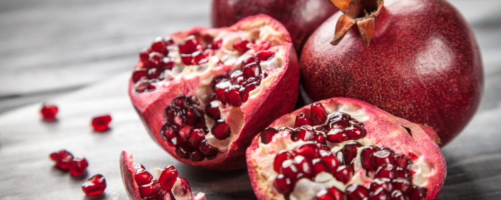 8 Promising Pomegranate Benefits for Skin